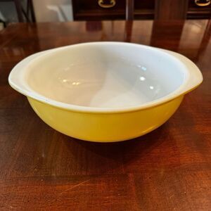 Pyrex Ovenware 024 Round Mustard Gold Yellow Casserole 2 Quart Bowl Vintage
